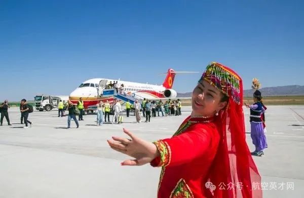 成都航空C909飞机“巴里坤号”成功首航